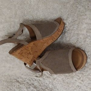 Franco Sarto wedges
